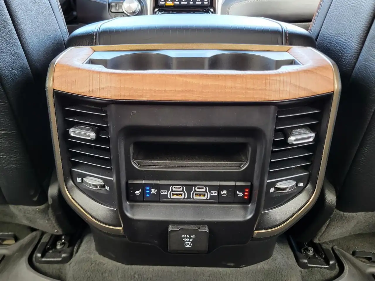 RAM 1500 снимка RAM 1500