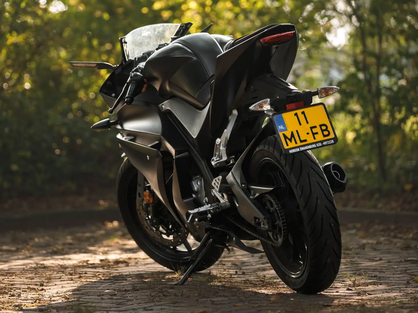 Yamaha YZF-R125 Zwart - 2