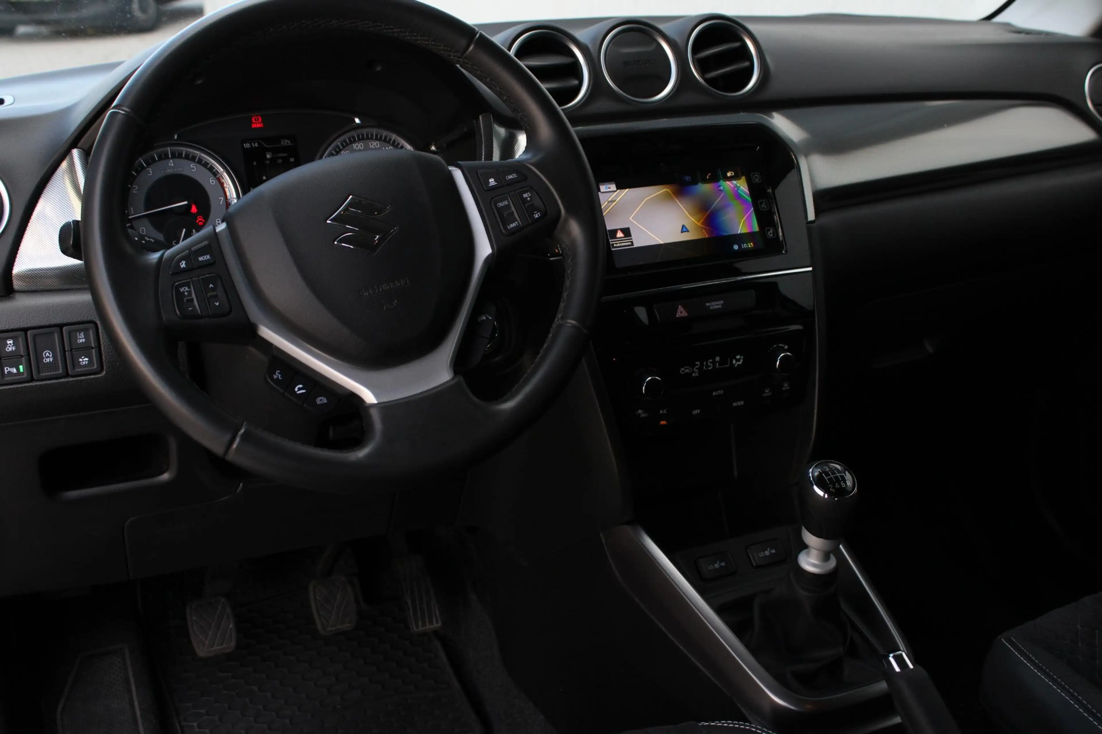 Suzuki Vitara 1.4 Boosterjet Style Smart Hybrid / NAVI / ADAPTIV — photo 8