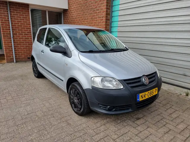 Volkswagen Fox view 2