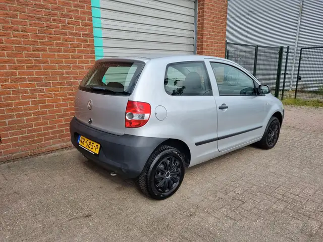 Volkswagen Fox view 4