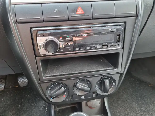 Volkswagen Fox view 9