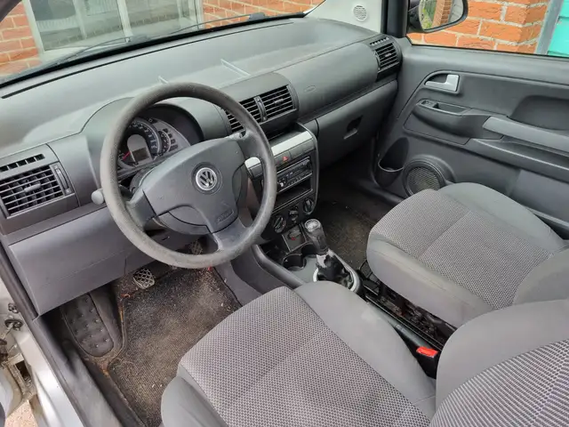 Volkswagen Fox view 6