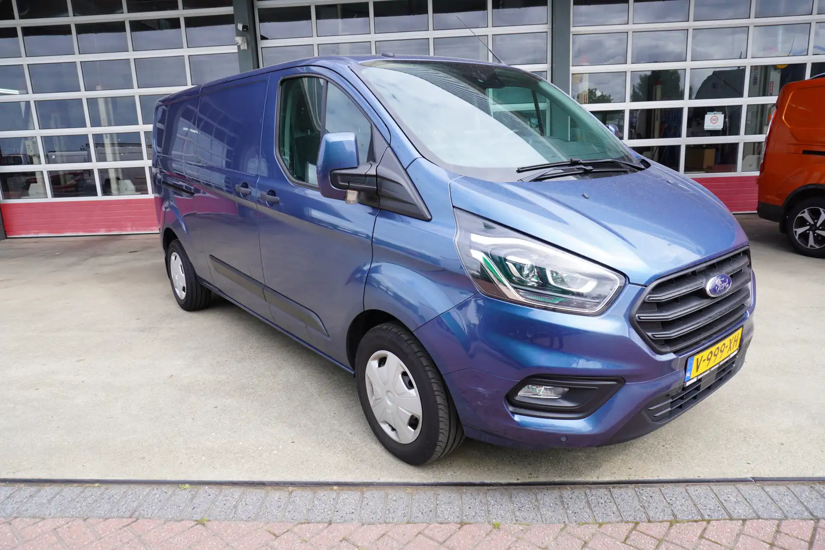 Ford Transit Custom 320 2.0 TDCI 130pk L2H1 Trend nr. V197 | Airco | C Bleu - 2