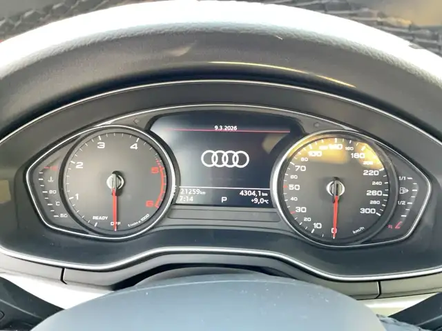 Audi A4 view 10