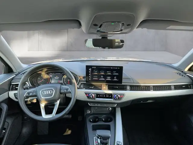 Audi A4 view 11