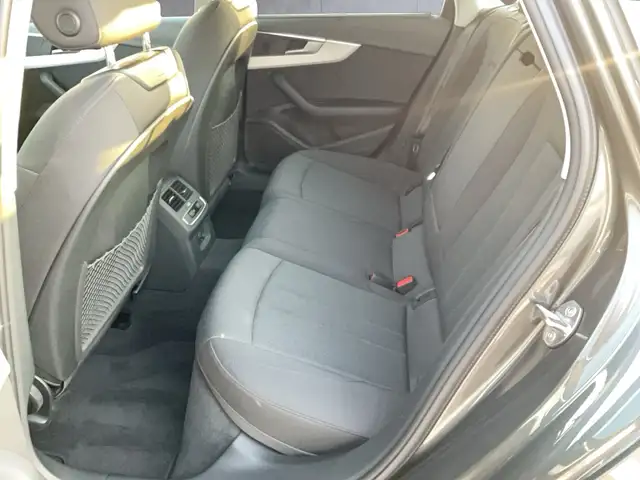 Audi A4 view 12