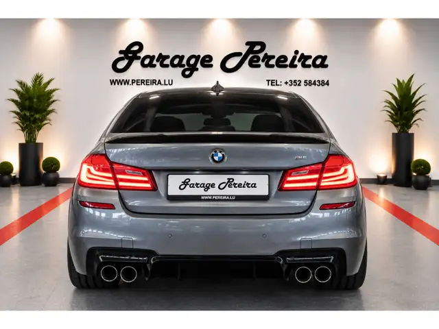 BMW M5 view 3
