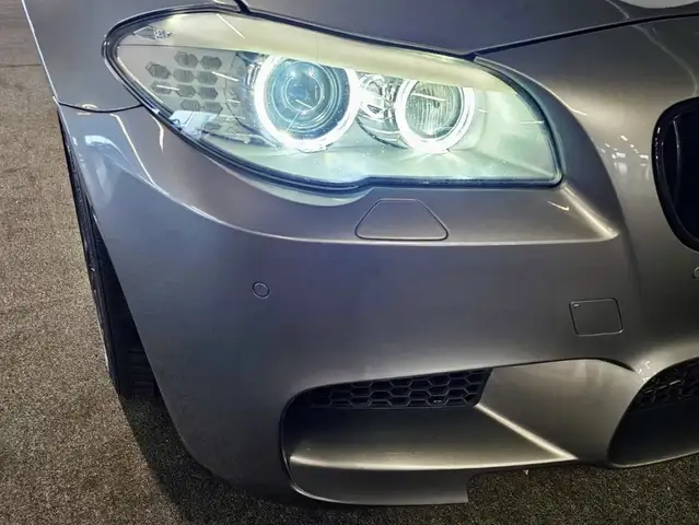 BMW M5 view 12
