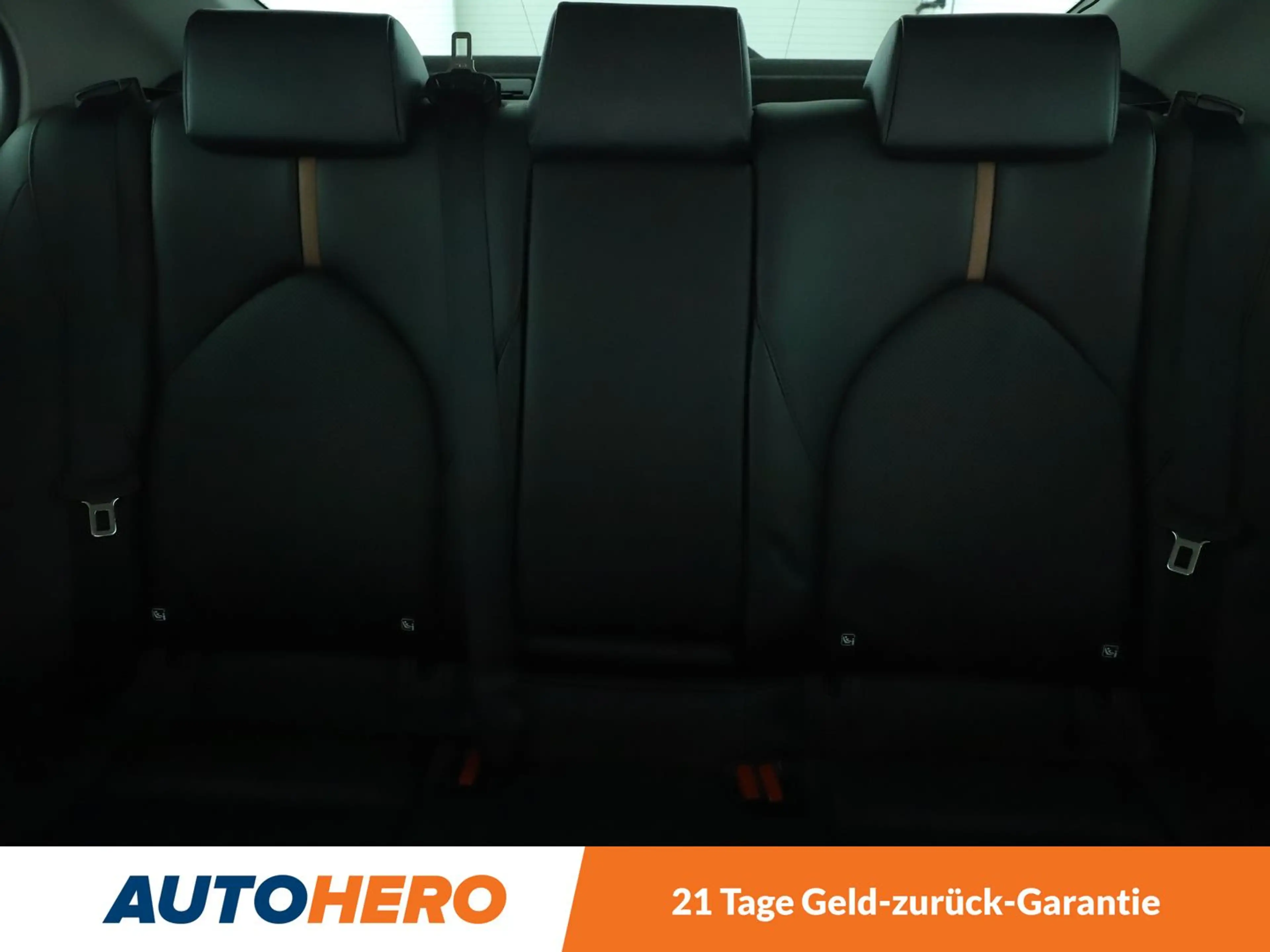 Toyota Camry 2.5 Hybrid Executive Aut.*NAVI*LED*CAM*SHZ*ACC* — photo 15