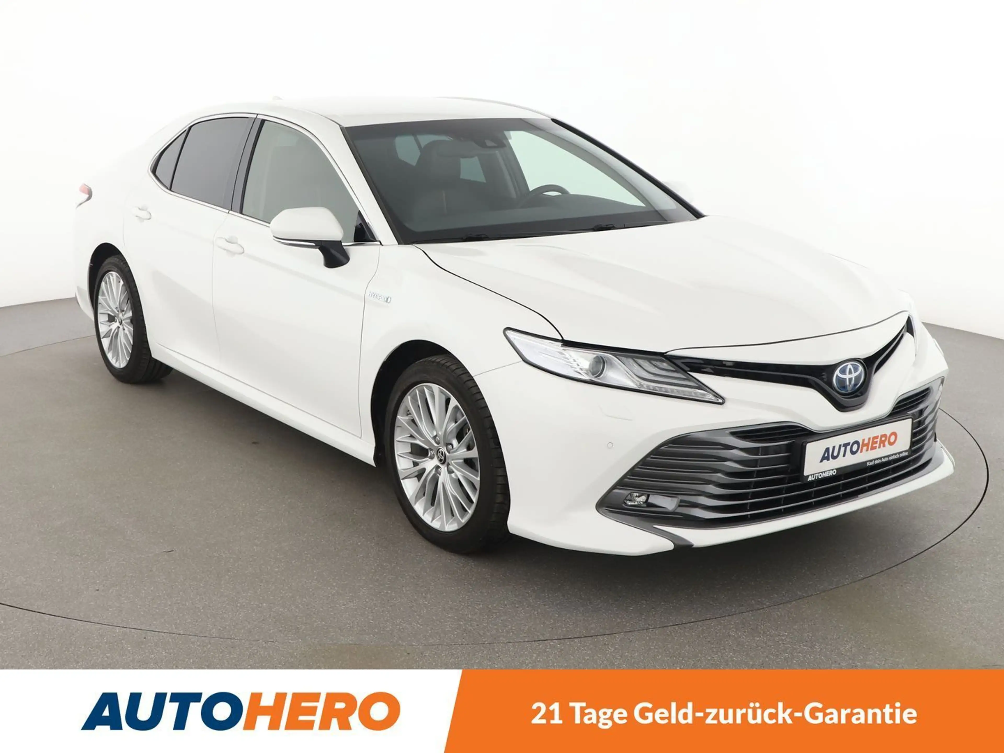 Toyota Camry 2.5 Hybrid Executive Aut.*NAVI*LED*CAM*SHZ*ACC* — photo 8