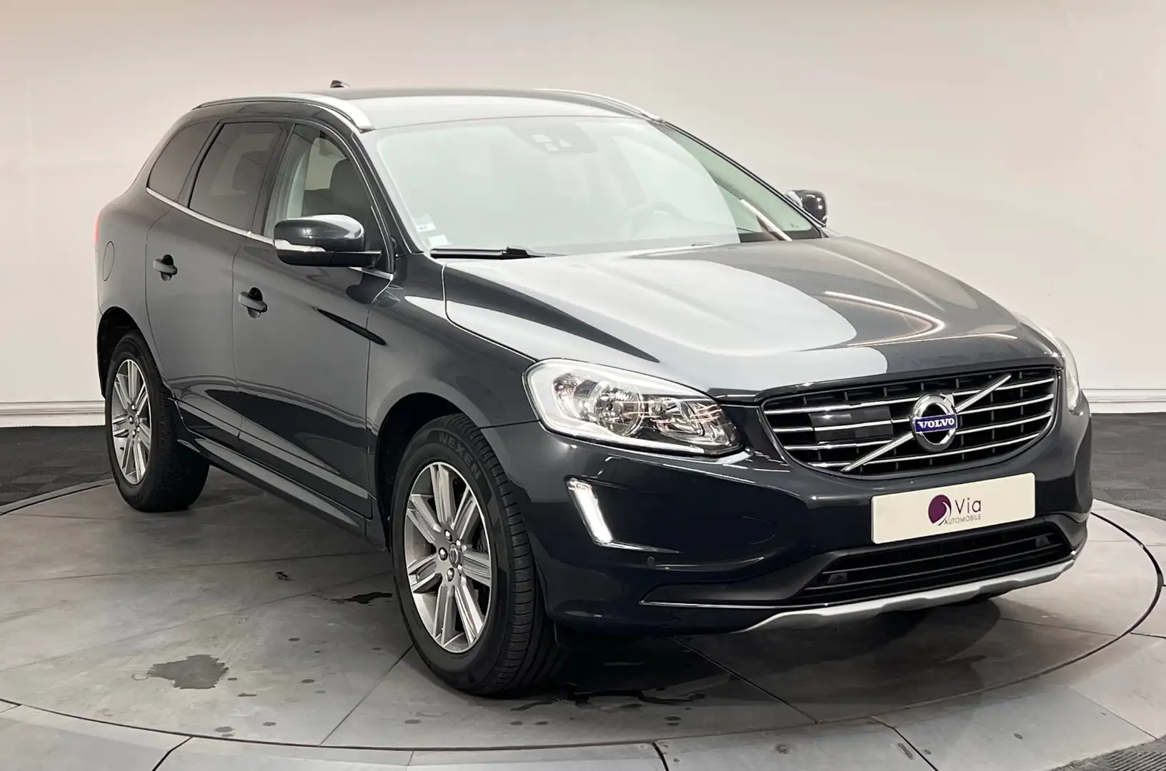 Volvo XC60 D3 150 ch S\u0026amp;S Momentum - Sellerie Cuir - Suivi Complet Gris - 2