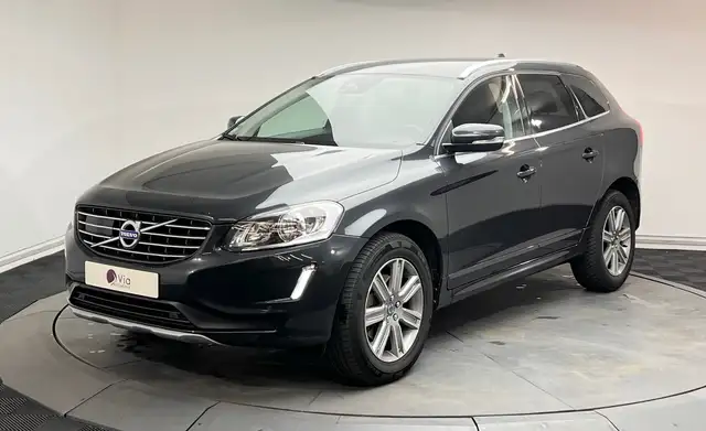 Volvo XC60 D3 150 ch Momentum - Sellerie Cuir - Suivi Complet