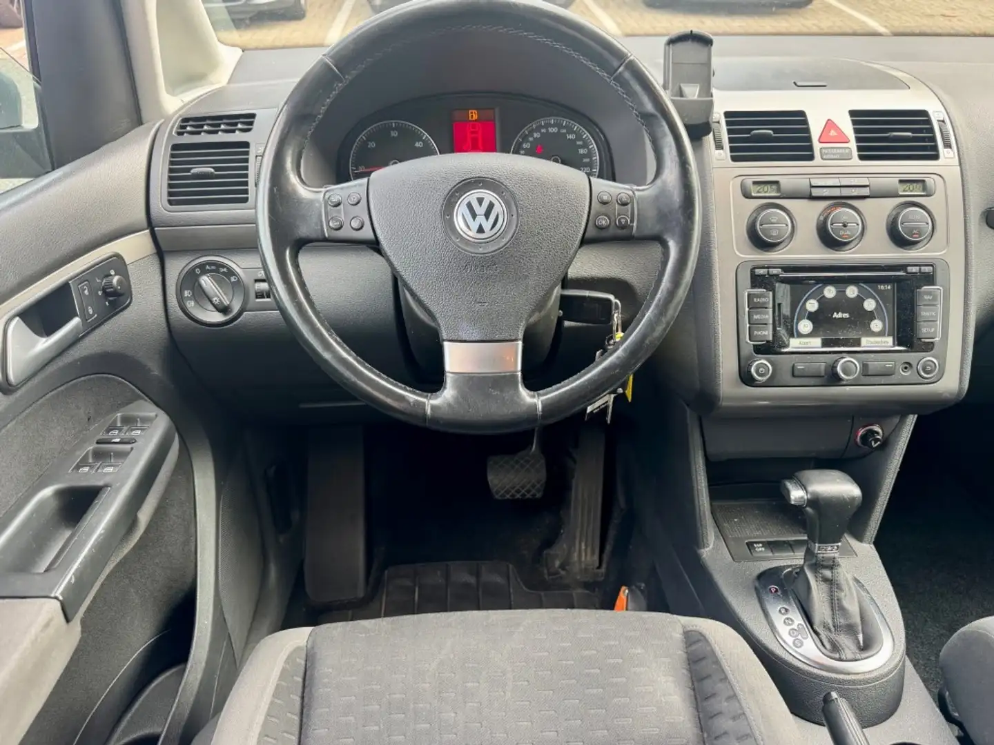 Volkswagen Touran 2.0 TDI Highline 5 PERS. CLIMA PDC RIJDT HEEL GOED Grijs - 2