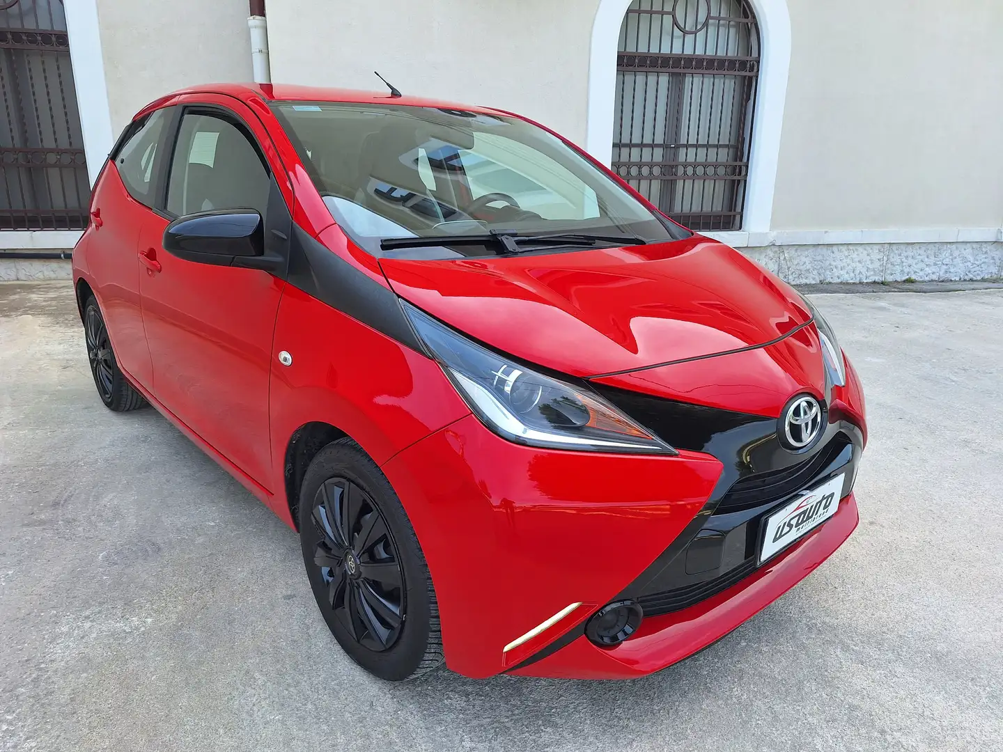 Toyota Aygo 5p 1.0 x-cool 2016 Rosso - 2