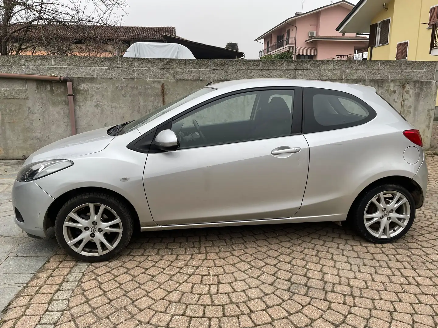 Mazda 2 2 II 2007 3p 1.4d Play 68cv Argintiu - 1