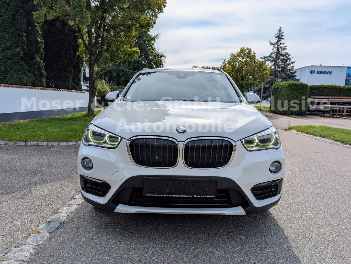 BMW X1 xDrive 20 d Sport Line*LED*LEDER*AUTOM* Weiß - 2