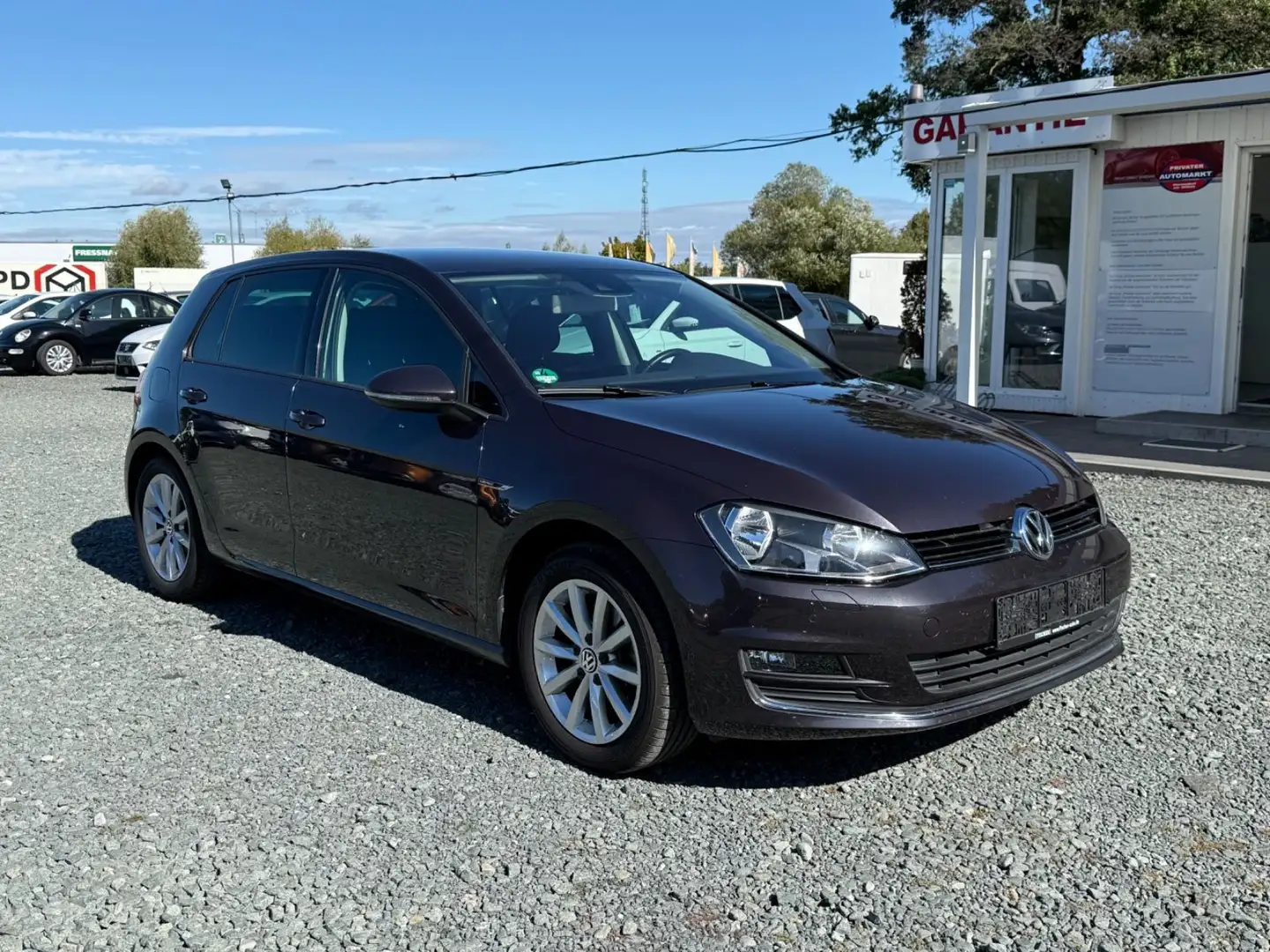 Volkswagen Golf VII Lim. Lounge Automatik*AHZV*SHZG*Navi* Grau - 2