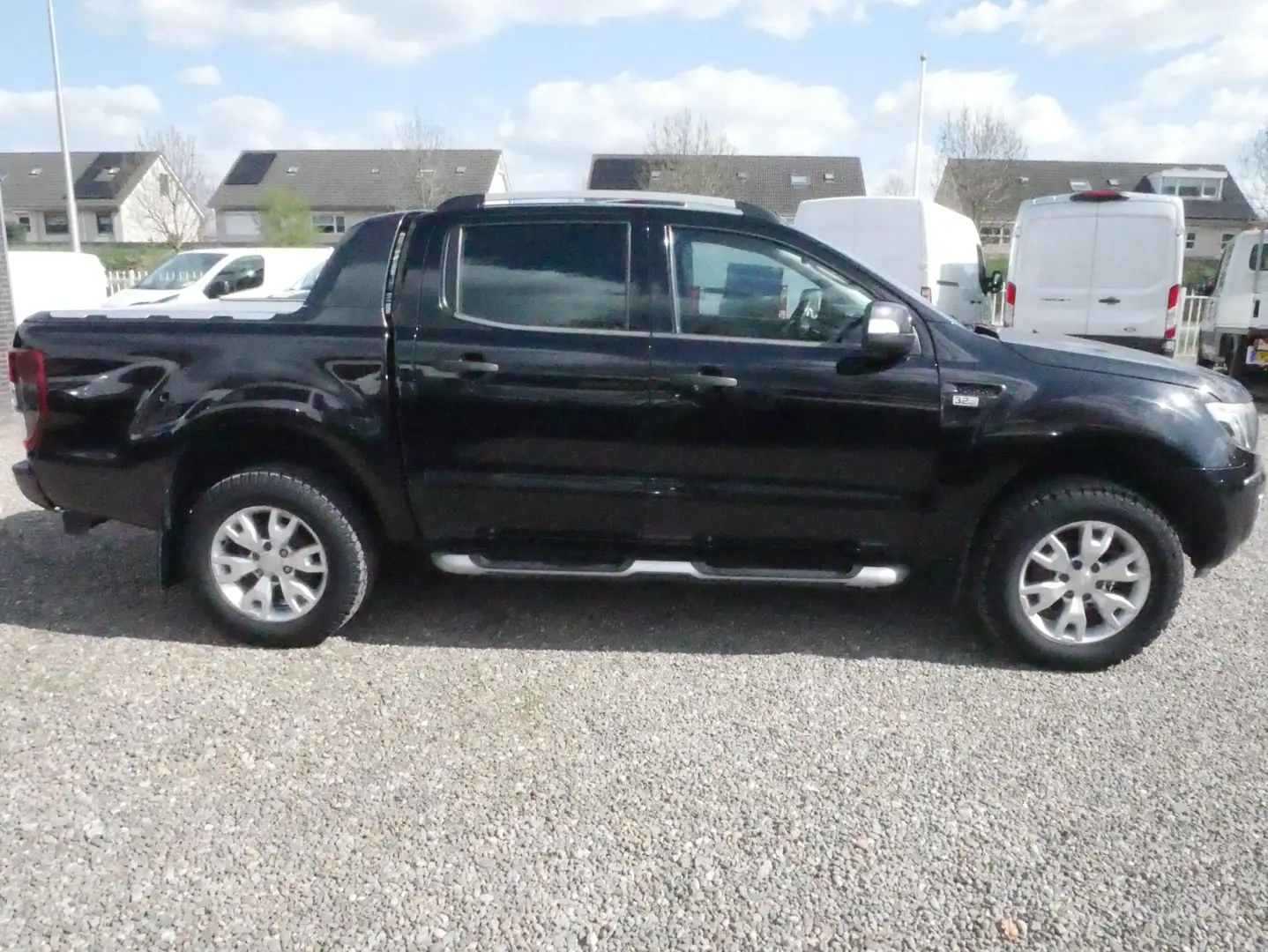 Ford Ranger 3.2 TDCi 200PK, Wildtrak Super Cab, Airco, Trekhaa Zwart - 2
