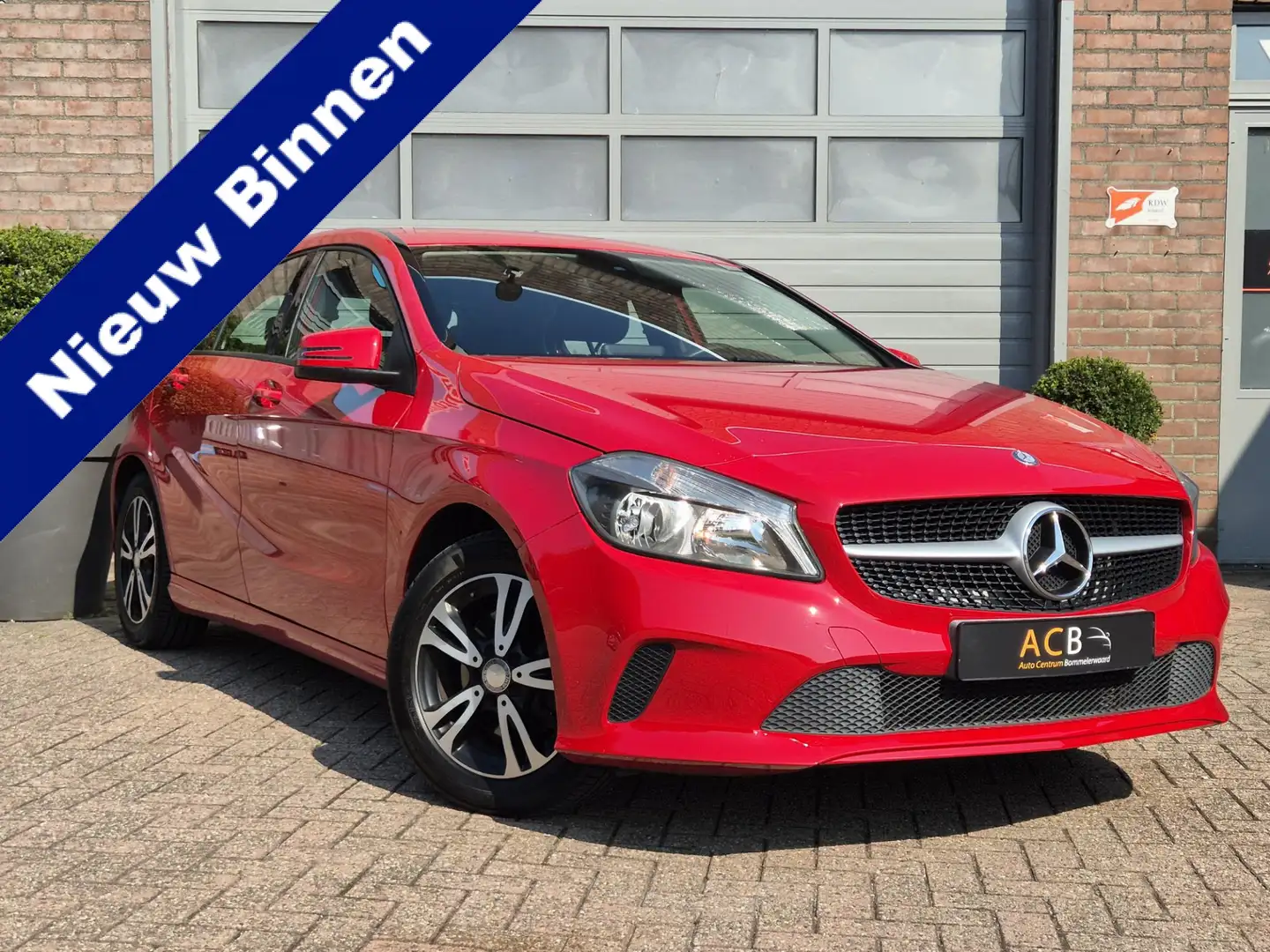 Mercedes-Benz A 160 Navigatie, Trekhaak, PDC, Camera Rood - 1