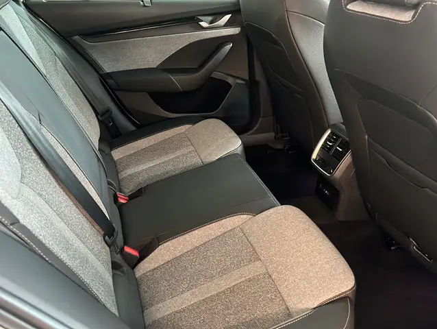 Skoda Octavia view 10