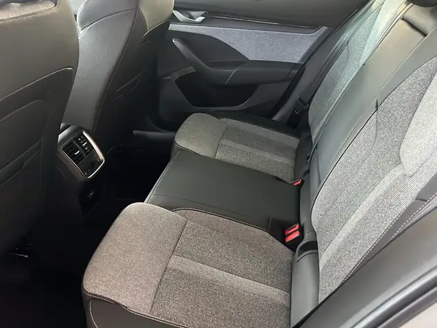 Skoda Octavia view 6