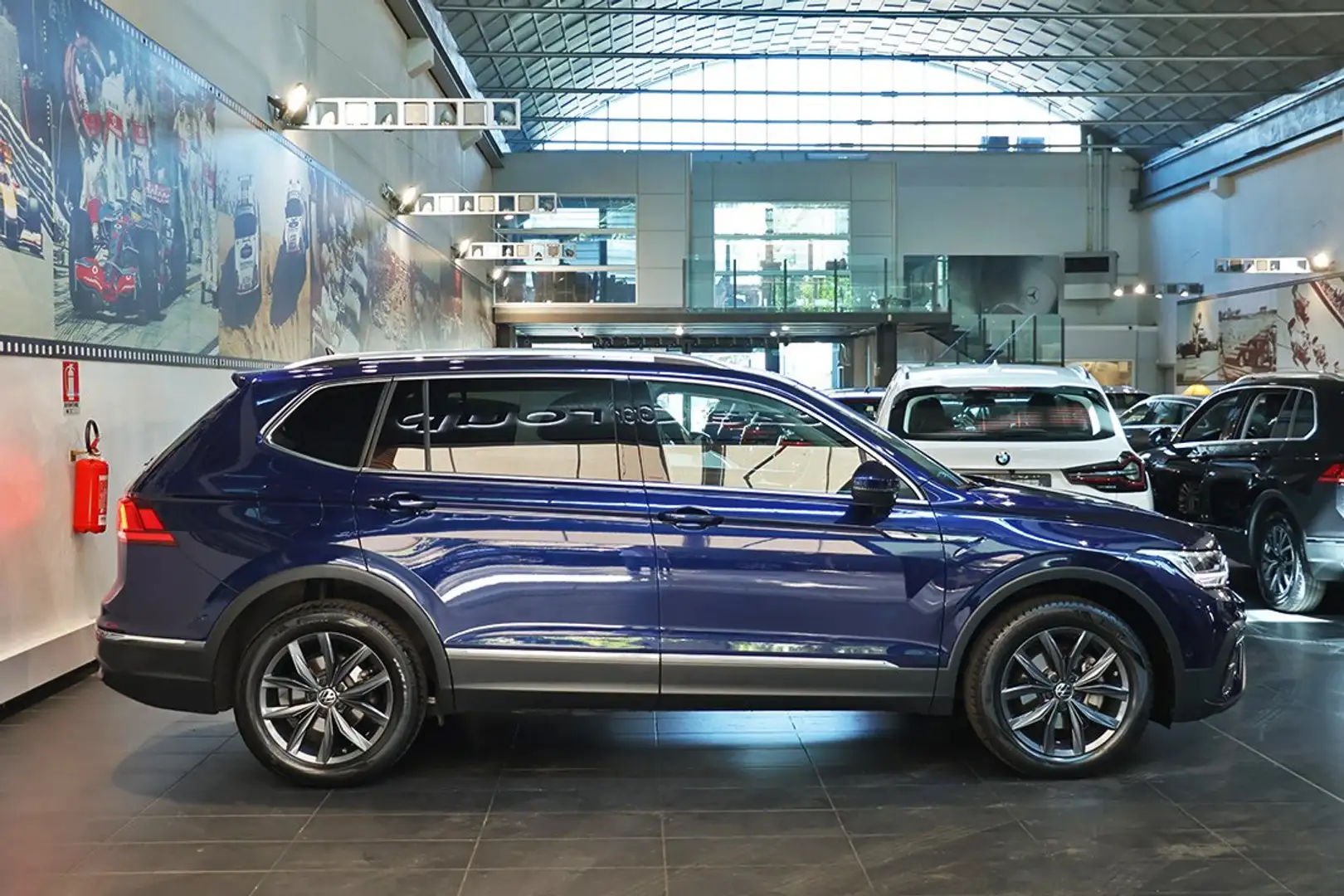 Volkswagen Tiguan Allspace 2.0 TDI SCR DSG Life - 7 POSTI/VIRTUAL/TELECAMERA Blau - 2