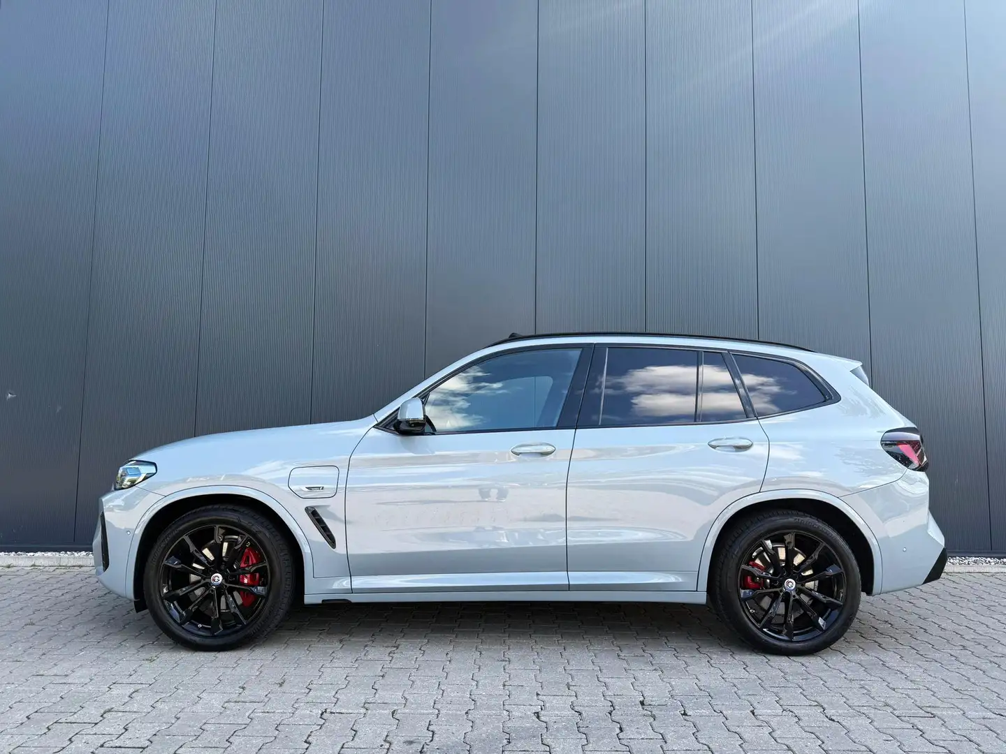 BMW X3 xDrive30e M-sport / pano / tr.hk / HUD / H&K - 2