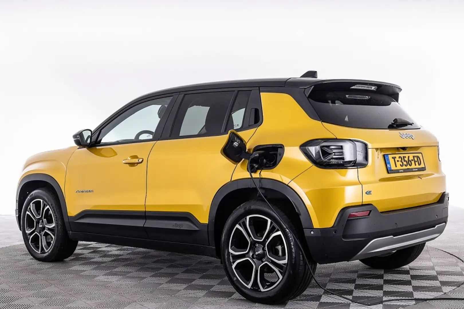 Jeep Avenger Summit 54 kWh | Half LEDER | Full LED | NAVI Geel - 2