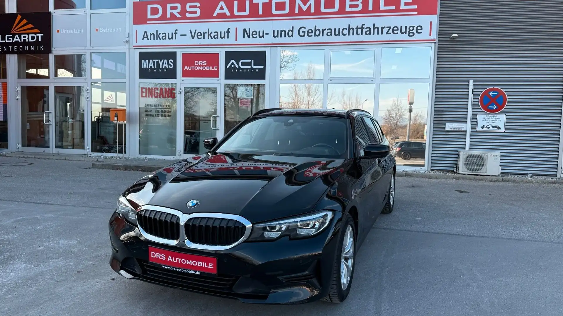 BMW 320 Touring 320 d xDrive /Live/Navi/Kamera Schwarz - 1