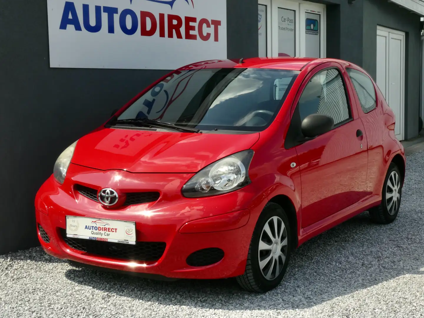 Toyota Aygo 1.0i VVT-i **GARANTIE 1 JAAR** Red - 1