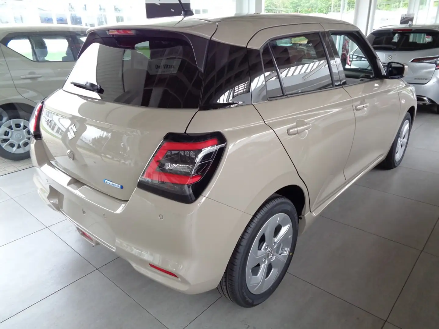 Suzuki Swift Comfort 1.2 Dualjet Beige - 2