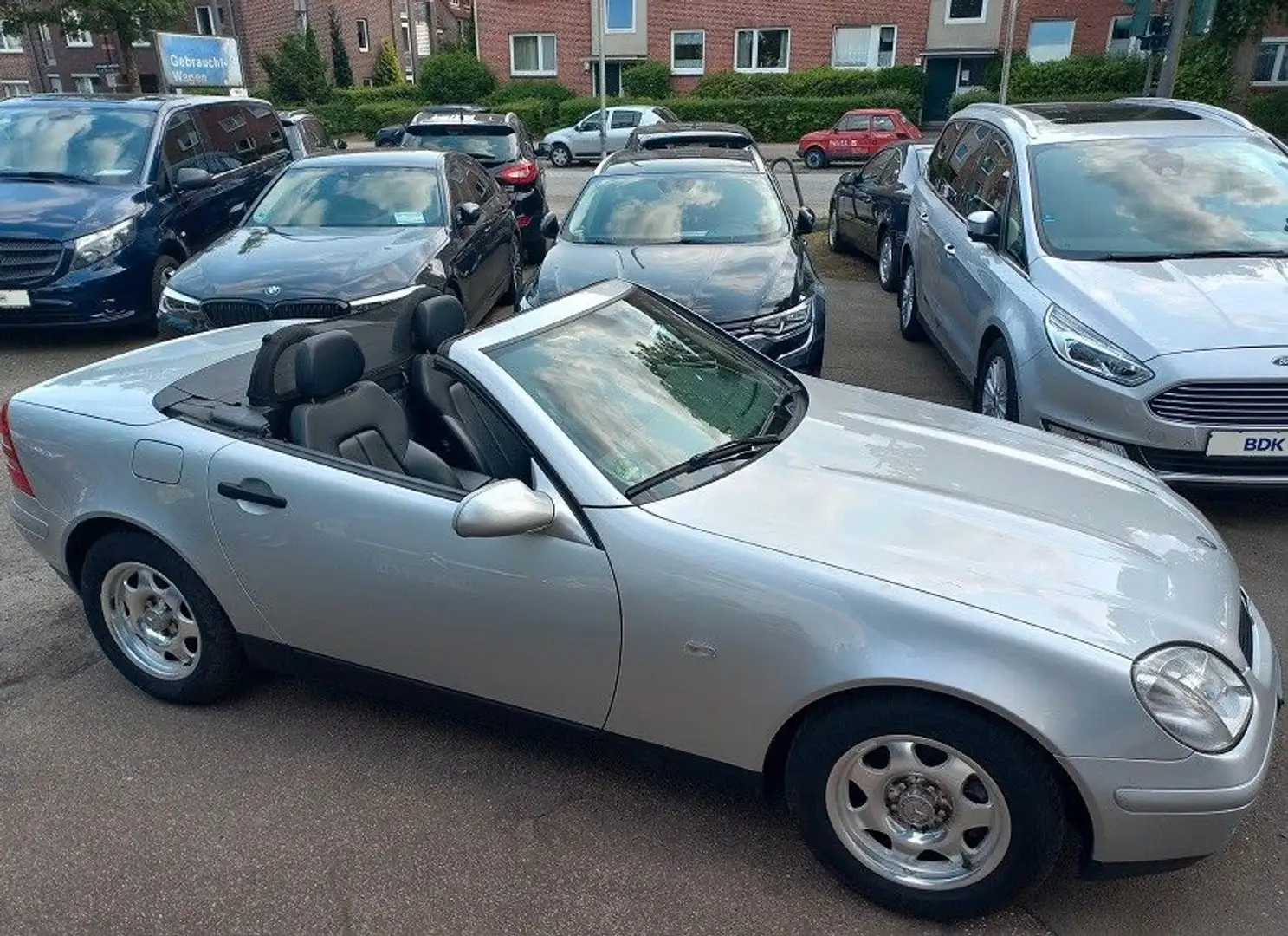 Mercedes-Benz SLK 200 2,0i Cabrio Klima SHZ Leder LMF I-Hand Plateado - 1