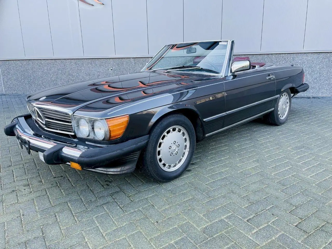Mercedes-Benz SL 560 W107, foto 3