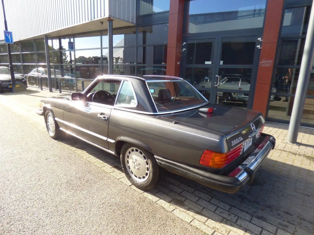 Mercedes-Benz SL 560 W107, foto 11