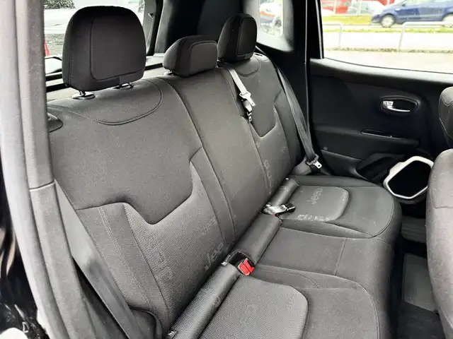 Jeep Renegade view 9
