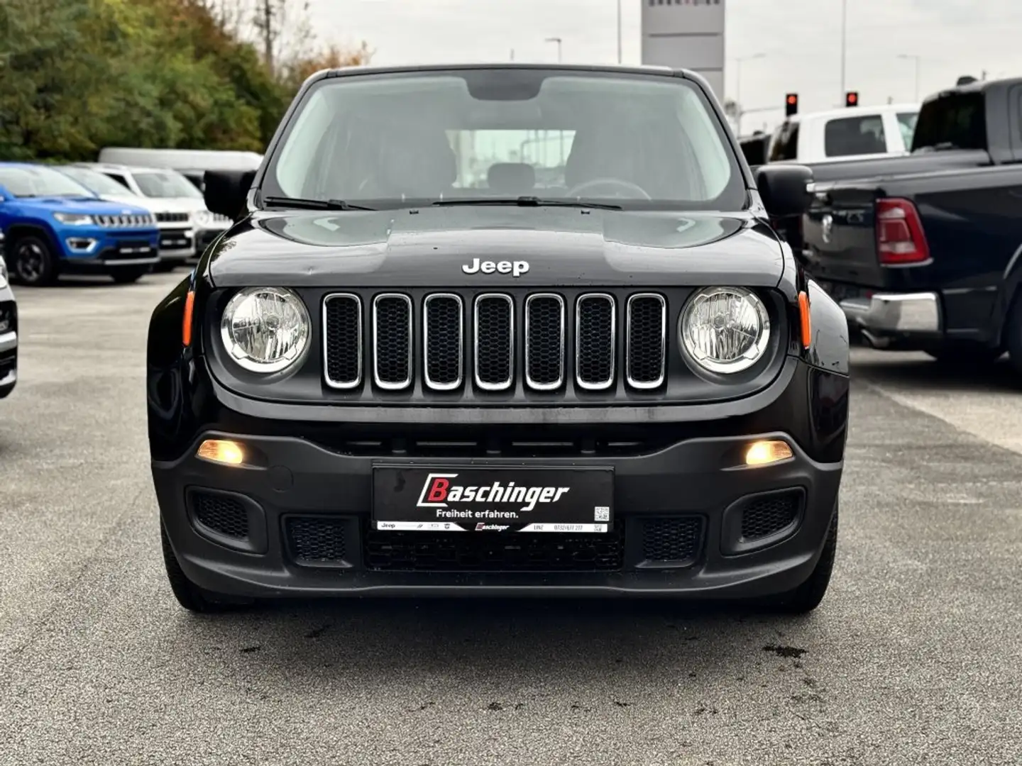 Jeep Renegade 1,6 MultiJet II 120 Sport Schwarz - 2