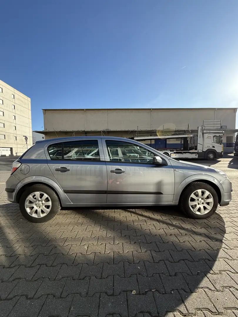 Opel Astra Astra 1.6Edition Plus Grau - 2