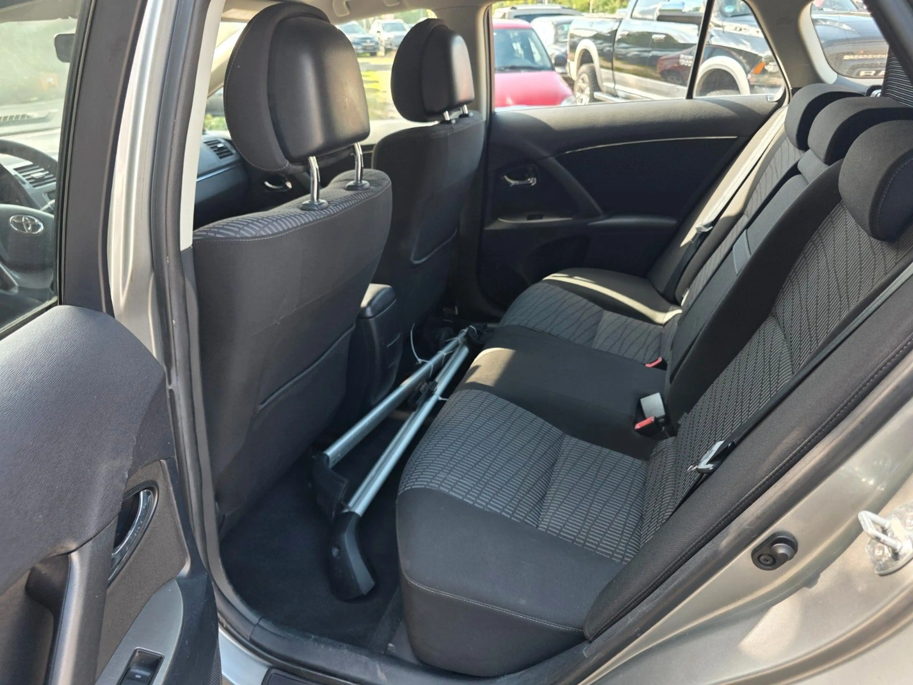 Toyota Avensis 1.8 Automatik — photo 10