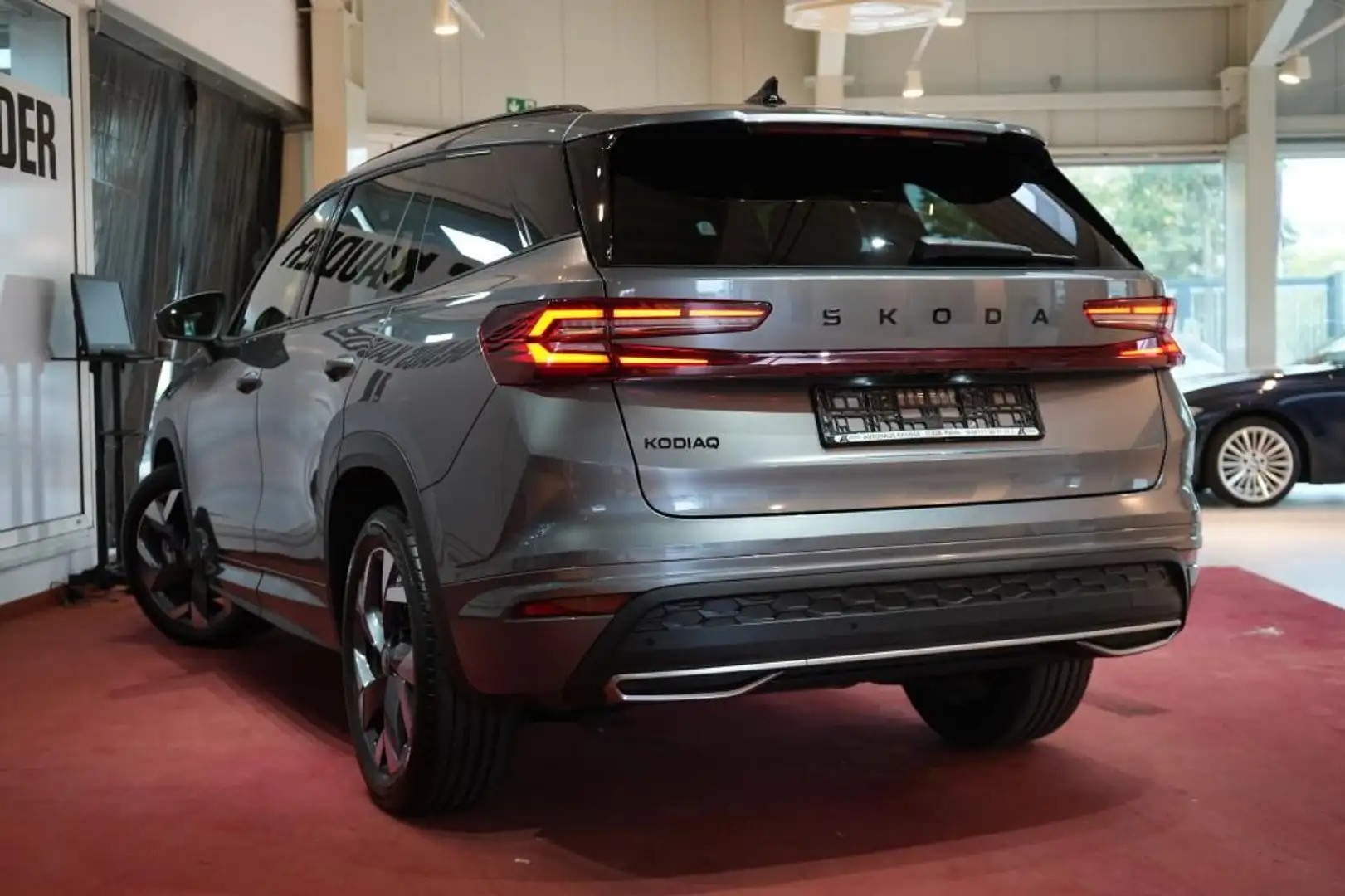 Skoda Kodiaq 2.0 TDI DSG Sportline*LED*Virtual*Navi*K Gris - 2