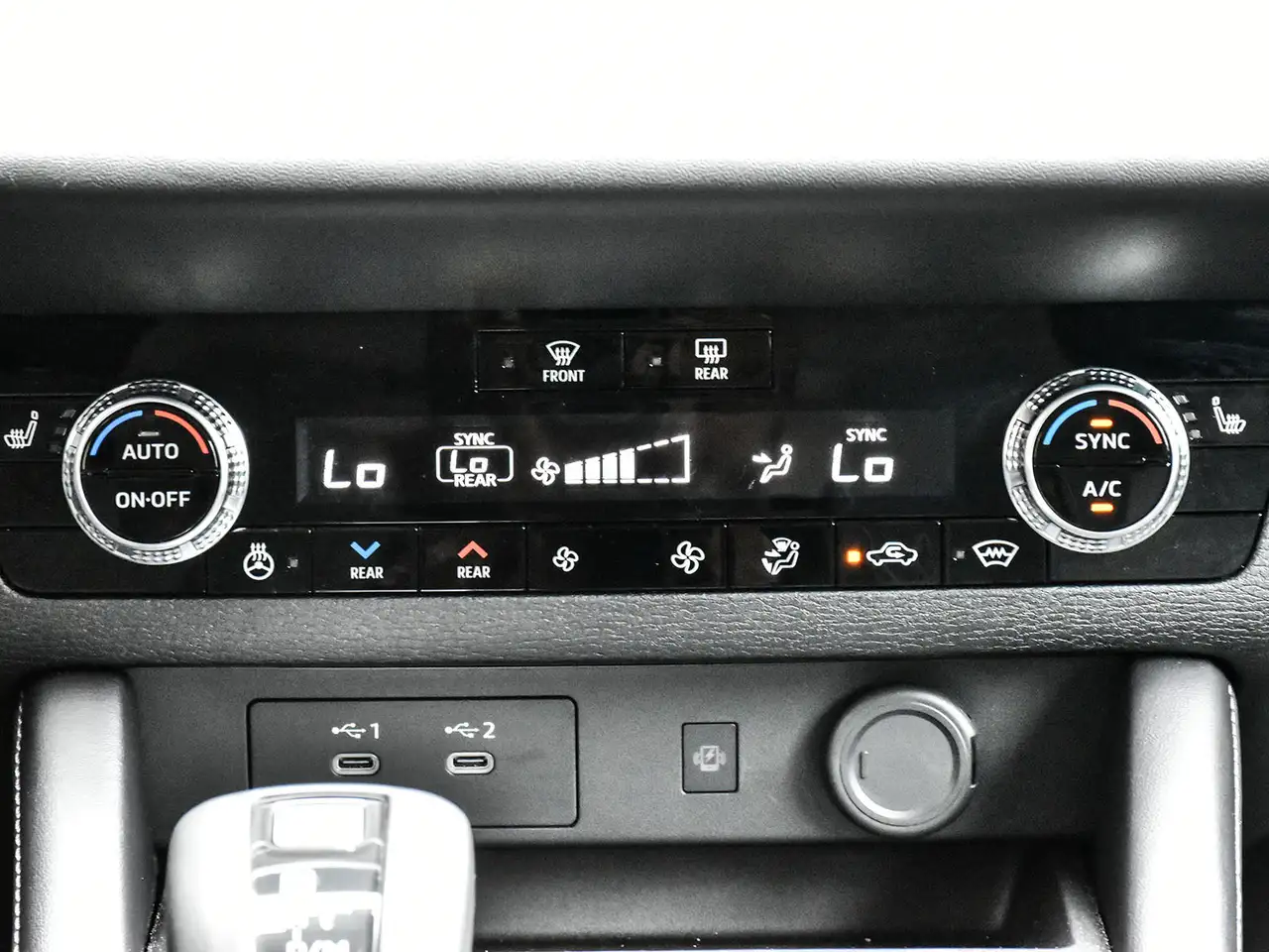 Mitsubishi Outlander снимка Mitsubishi Outlander