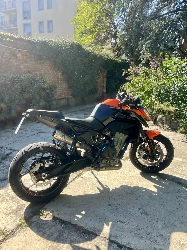 KTM 890 Duke