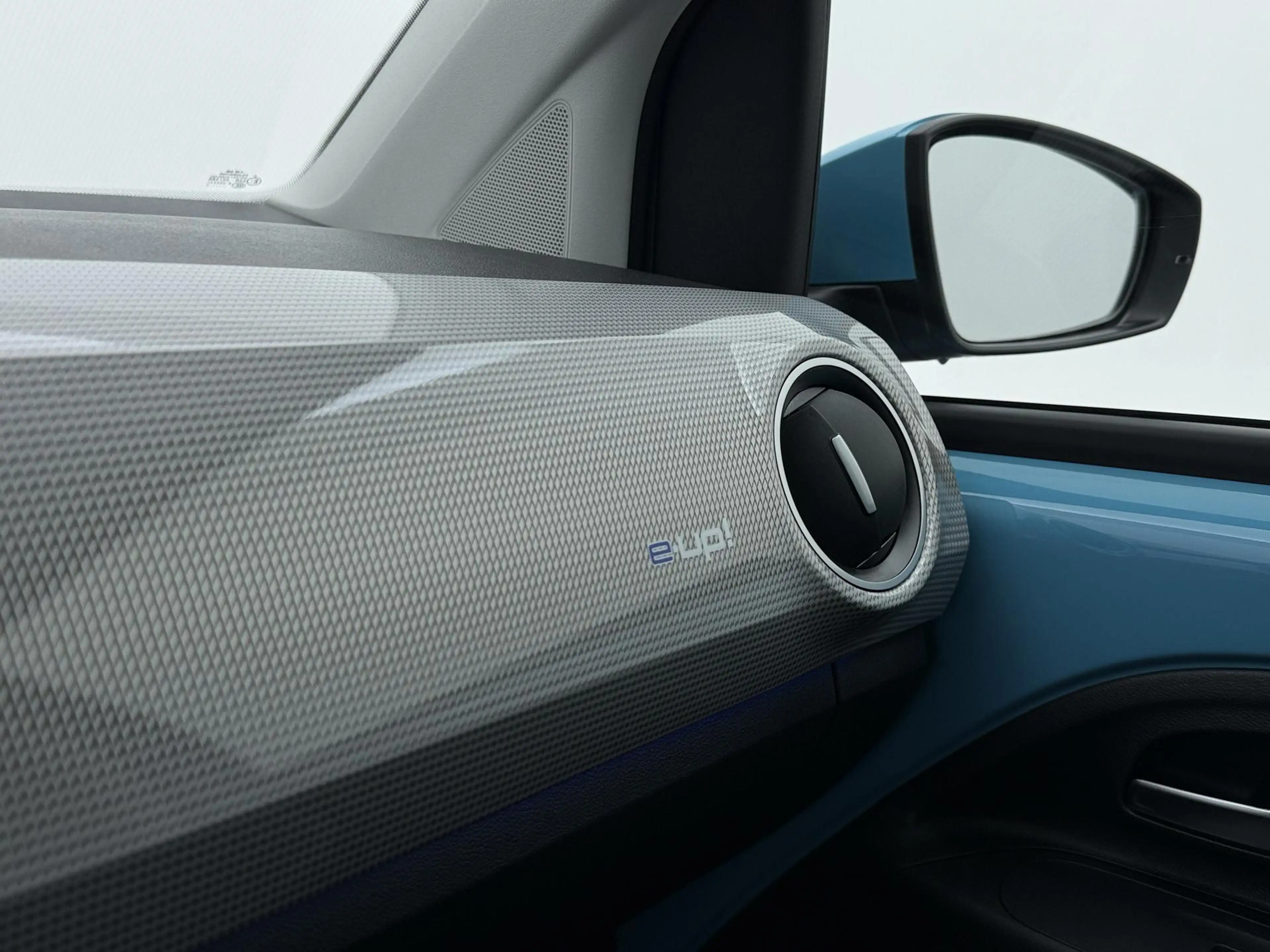 Volkswagen e-up! | Camera | Cruise control | Stoelverwarming | — photo 12