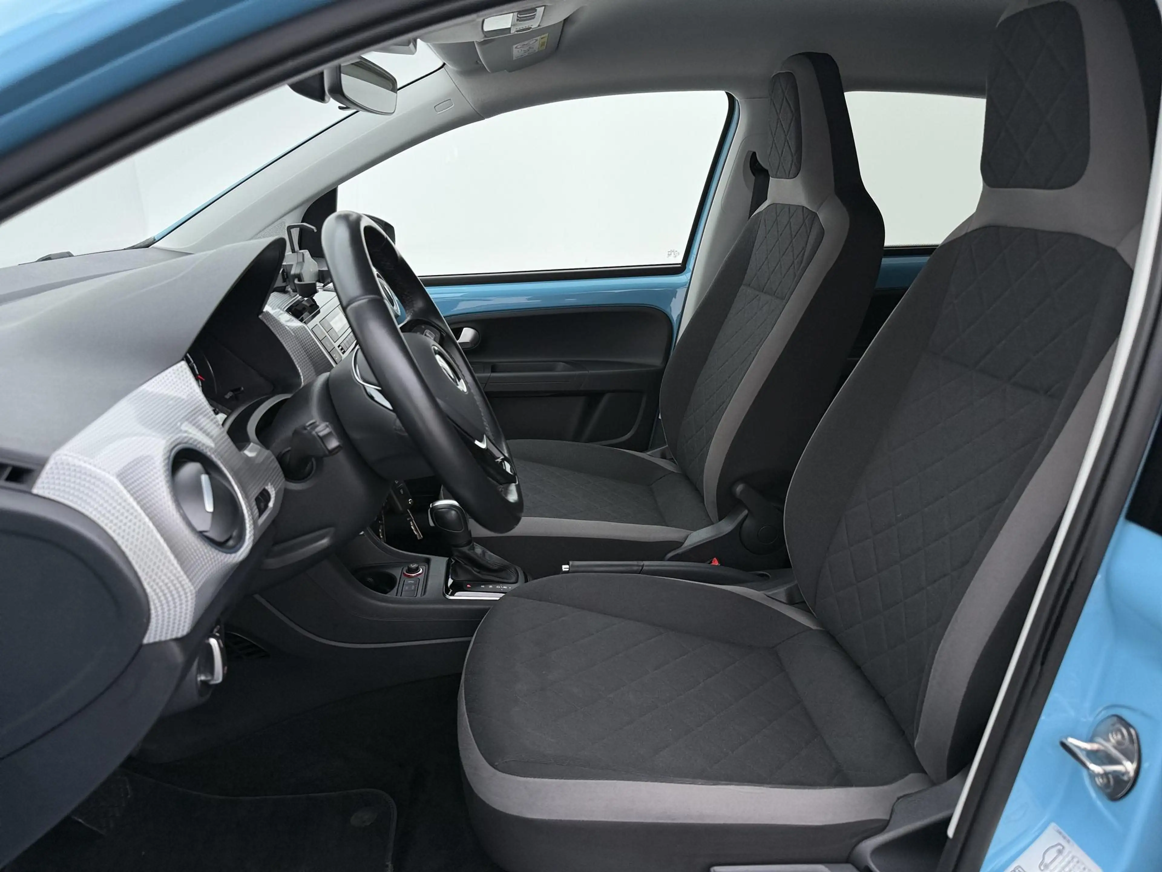 Volkswagen e-up! | Camera | Cruise control | Stoelverwarming | — photo 4