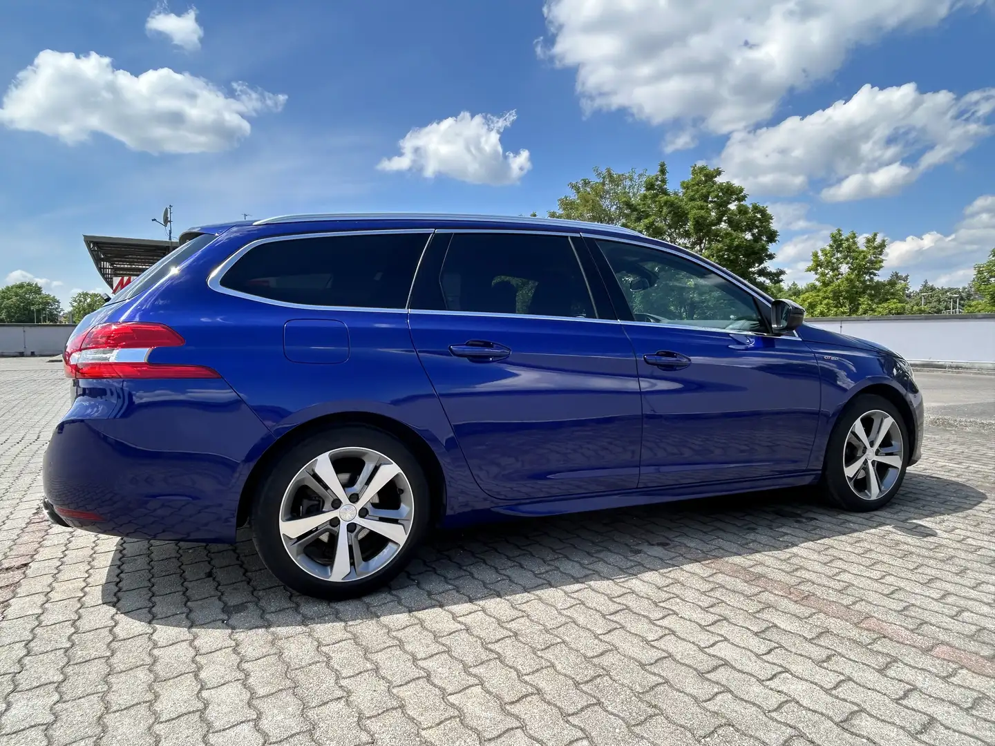 Peugeot 308 SW 1,2 PureTech 130 GT Line EAT8 S&S Aut. GT-Line - 2