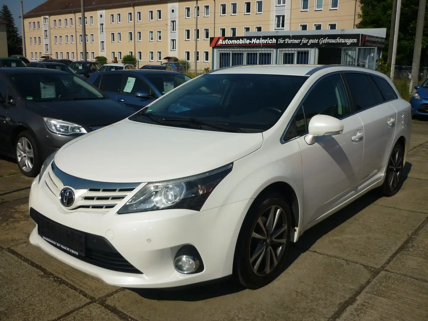 Toyota Avensis Combi 2.0 D-4D Edition 1.Hand! Scheckheftgepflegt! Weiß - 1