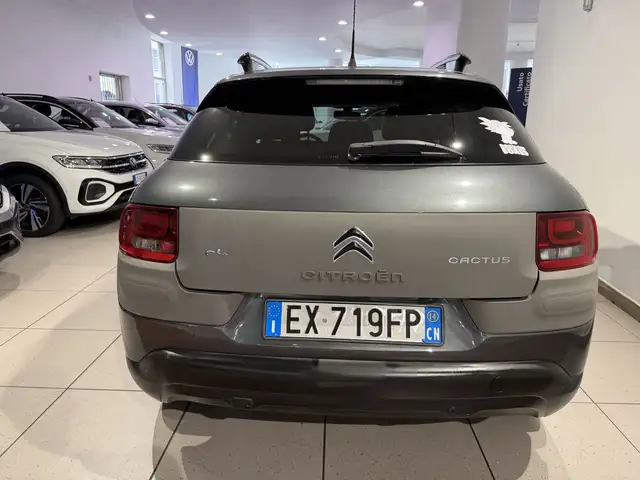 Citroen C4 Cactus view 4