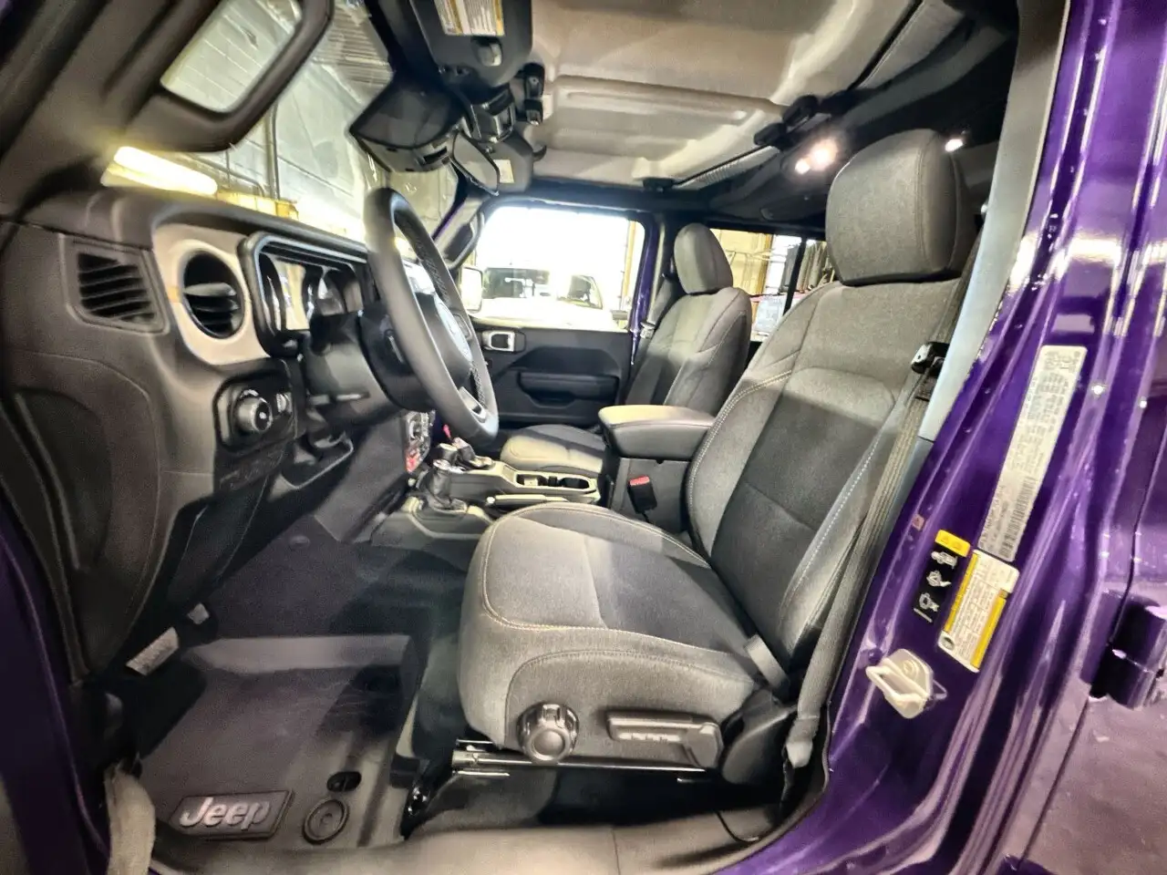 Jeep Wrangler снимка Jeep Wrangler