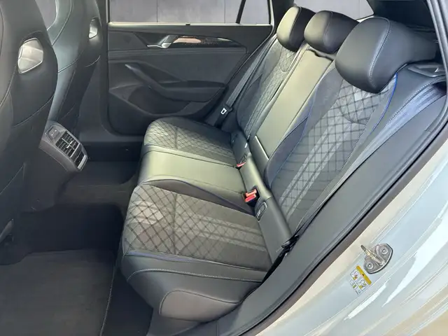 Volkswagen Passat Variant Sport TDI 4MOTION DSG Ansicht 11