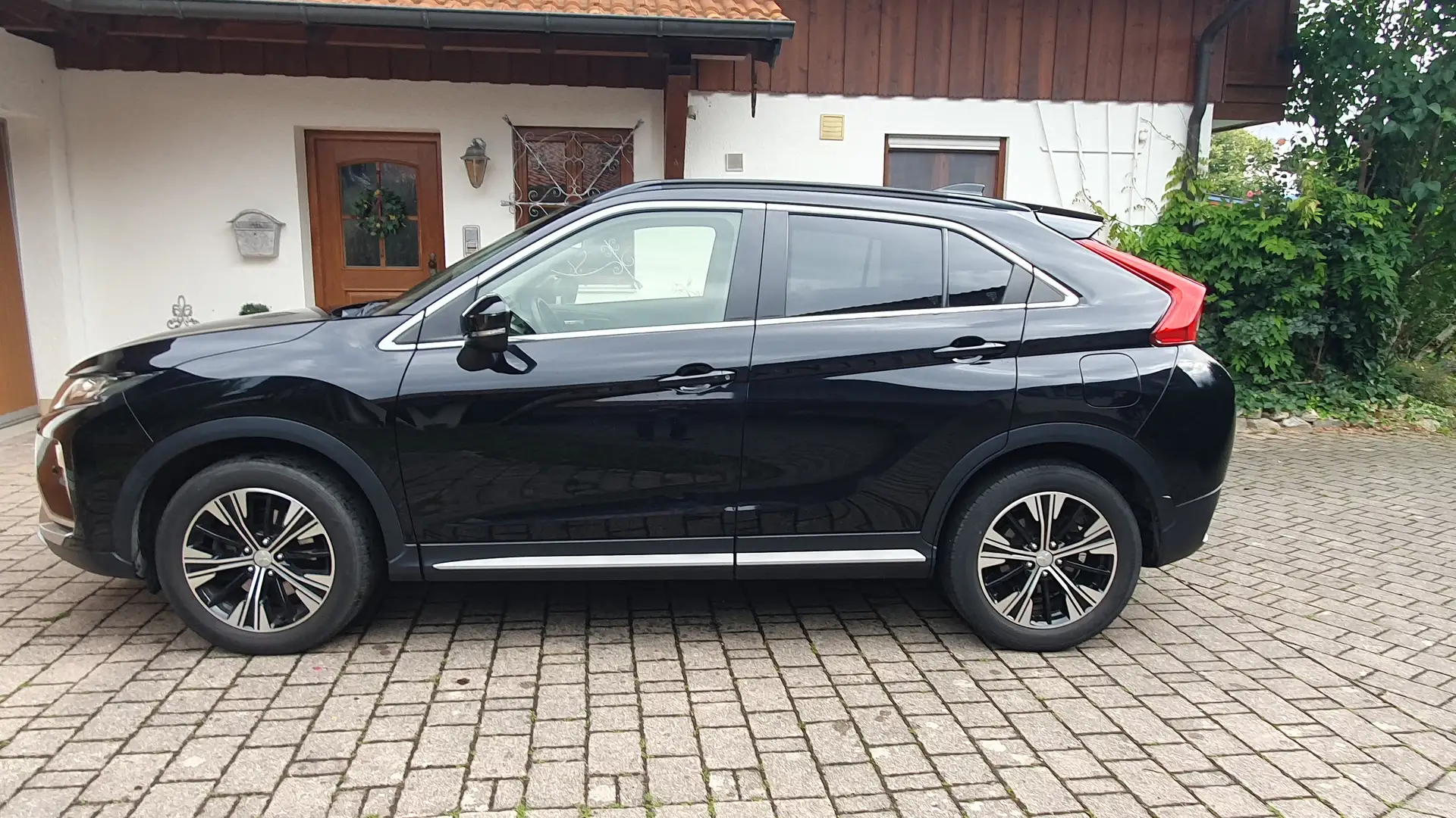 Mitsubishi Eclipse Cross Eclipse Cross 1.5 T-MIVEC ClearTec 2WD Plus Schwarz - 1